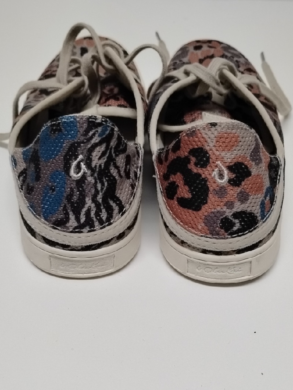 Olukai Pehuea Li Sneakers W10 - Picture 6 of 11